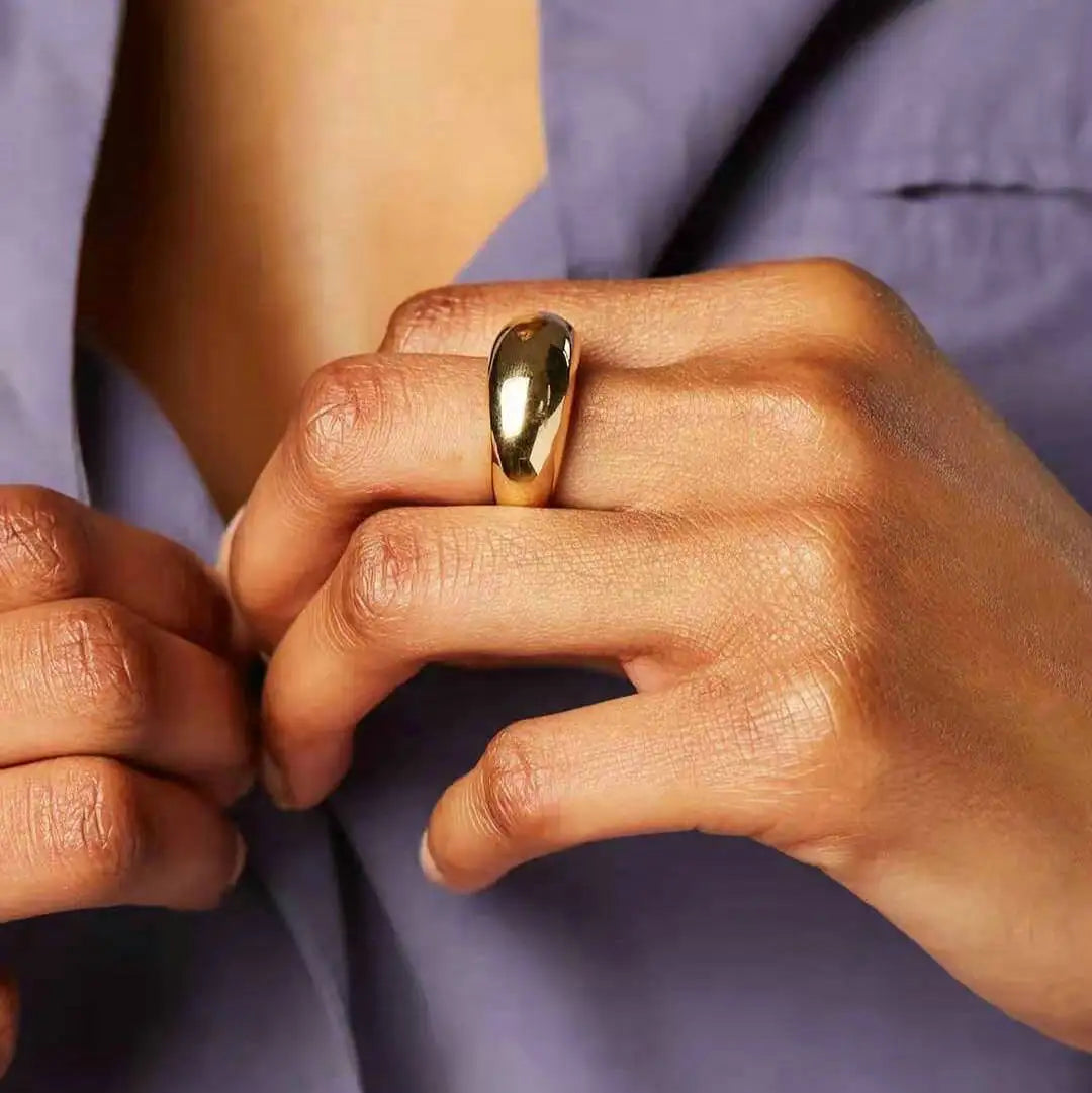 Stainless Steel Chubby Rings for Women With Zircon Shell Understated Delicate Female Engagement Jewelry