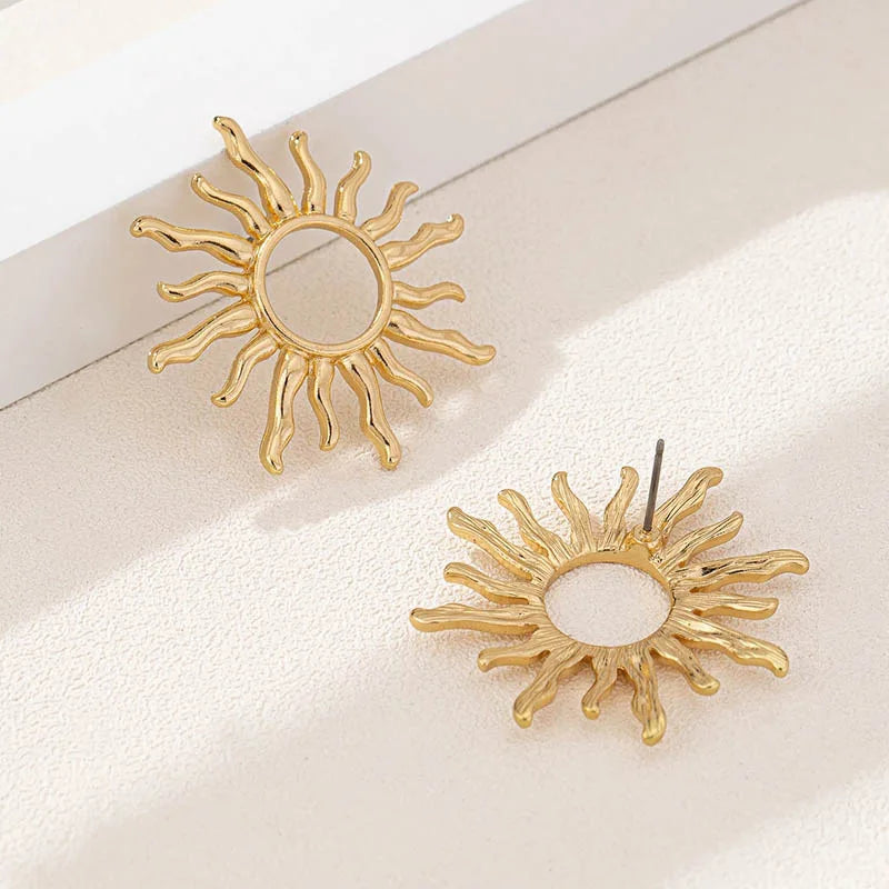 1 Pair Fashion Temperament Elegant Sun Flower Stud Earrings for Women Suitable Individuation Party Wedding Jewelry Birthday Gift