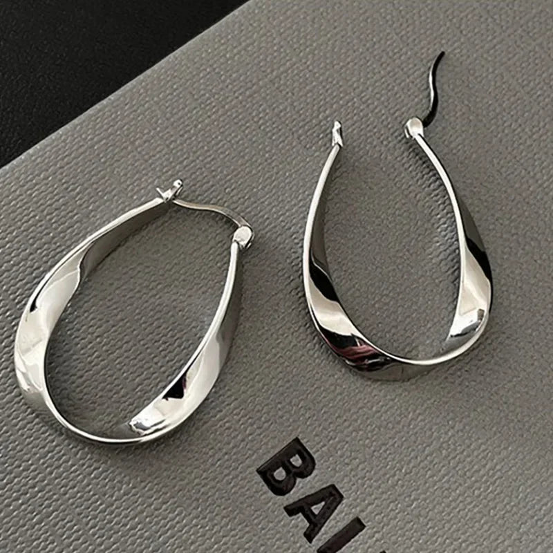 Vintage Geometry Irregular Eardrop Personality Asymmetry Dripping Oil Earrings for Women Fashion Daily Commuting Jewelry Gifts