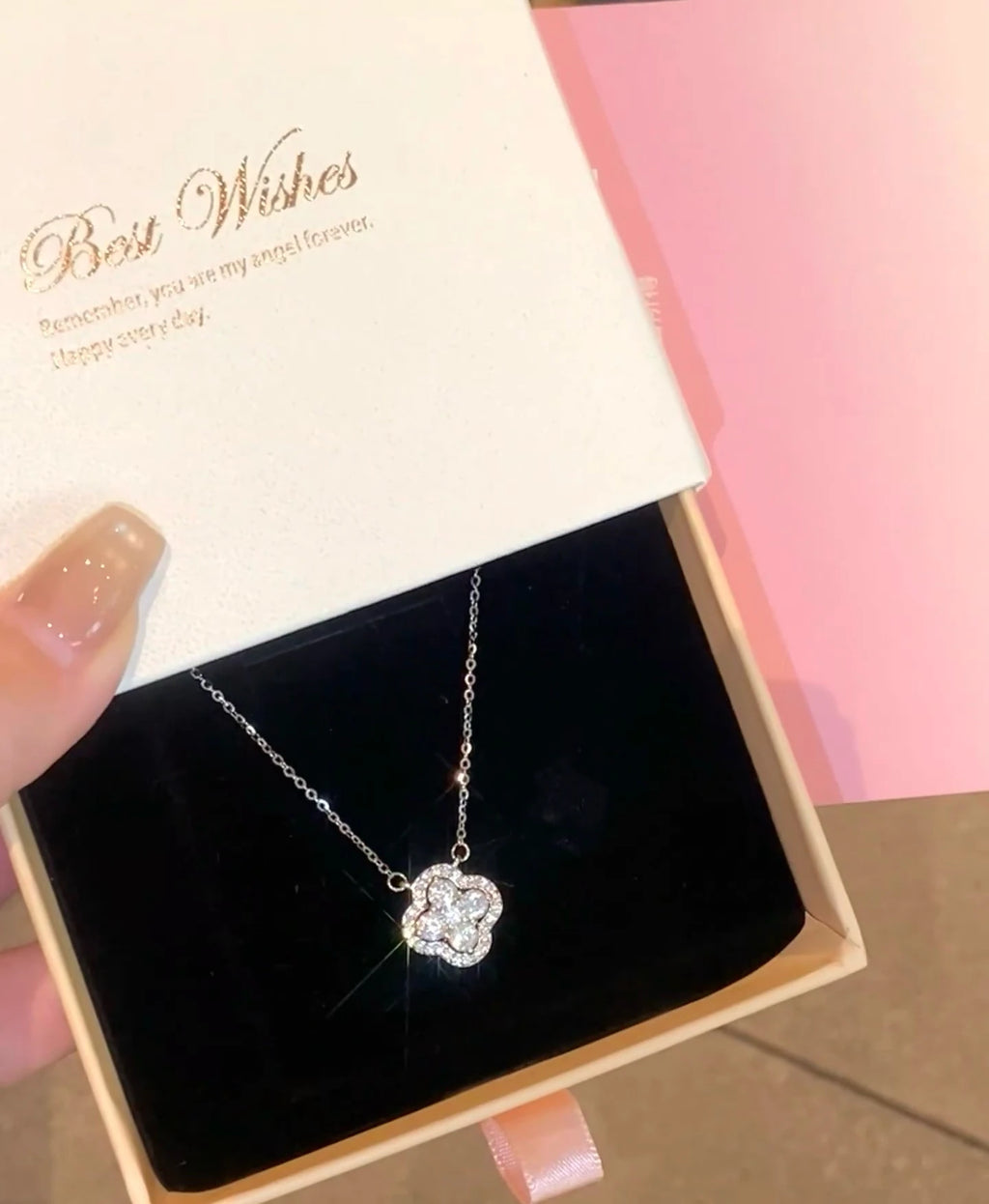 Four-Leaf Clover Full Diamond Necklace - Lucky Charm Jewelry Gift for Her | Exquisite Minimalist Design | Perfect Ins Style Luxu
