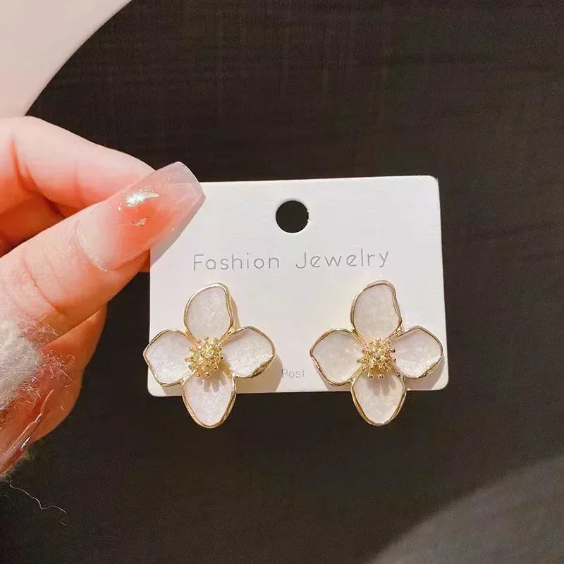 Vintage Geometry Irregular Eardrop Personality Asymmetry Dripping Oil Earrings for Women Fashion Daily Commuting Jewelry Gifts