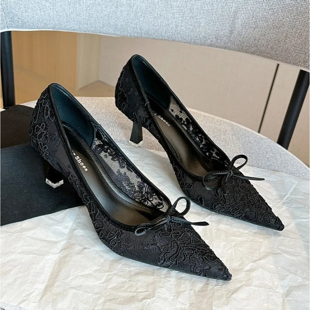 Pumps Women's 2026 Spring New Lace Pointed Bow Mesh Fine Heel Light Mouth Solid Color Temperament Elegant Banquet Women's Shoes