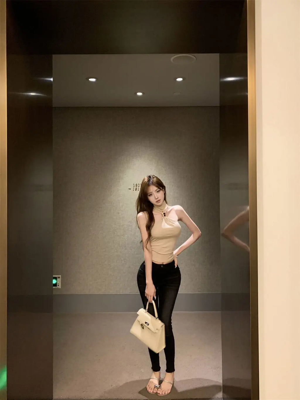 Hot Girl Design Metal Buckle Halter High Neck Vest Women's New Sexy Sleeveless Top