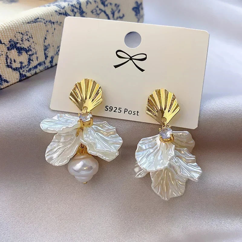 1 Pair Fashion Temperament Elegant Sun Flower Stud Earrings for Women Suitable Individuation Party Wedding Jewelry Birthday Gift