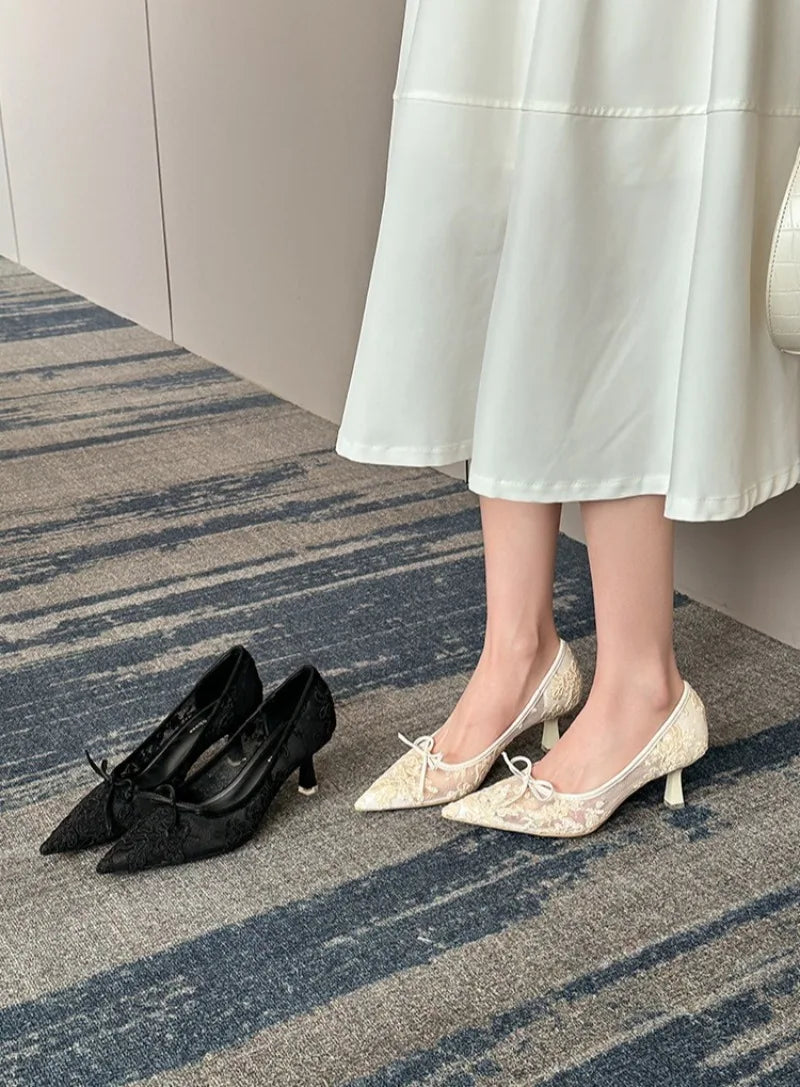 Pumps Women's 2026 Spring New Lace Pointed Bow Mesh Fine Heel Light Mouth Solid Color Temperament Elegant Banquet Women's Shoes