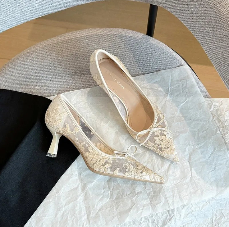 Pumps Women's 2026 Spring New Lace Pointed Bow Mesh Fine Heel Light Mouth Solid Color Temperament Elegant Banquet Women's Shoes