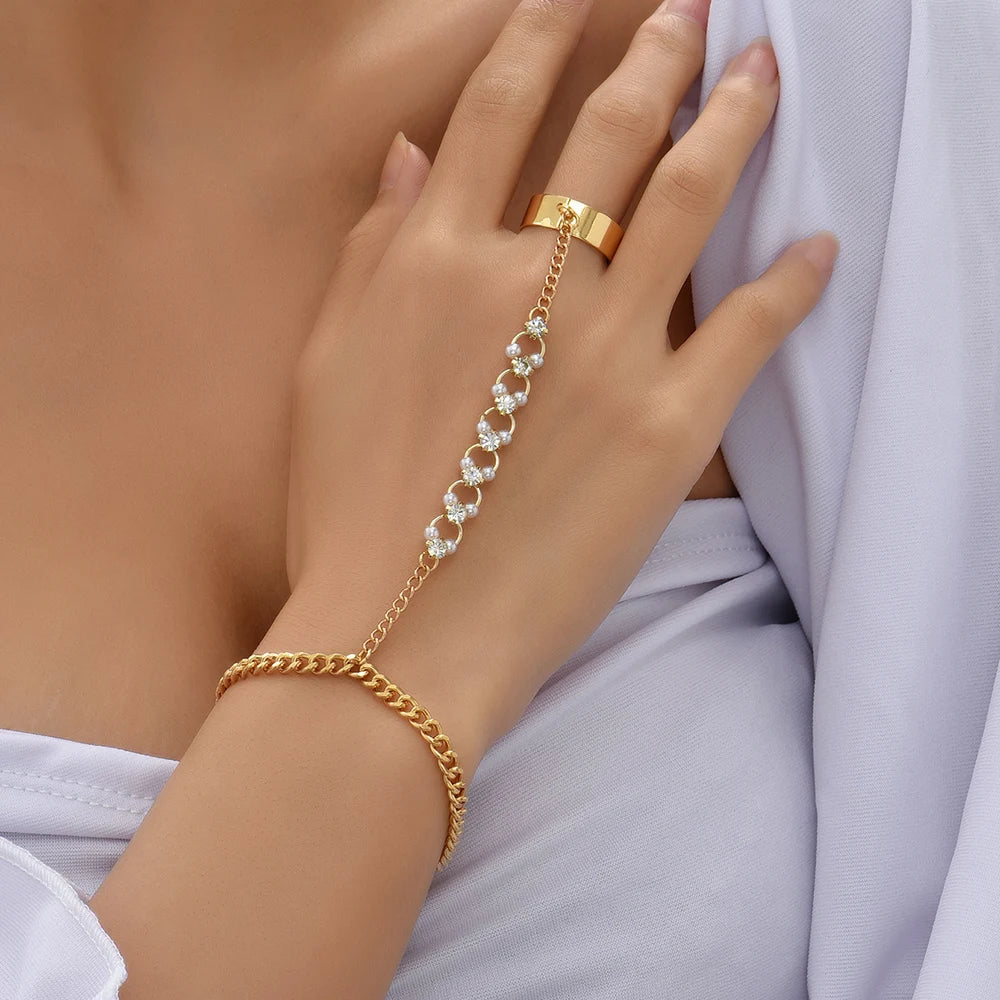 Simple Heart Pendant Chain Bracelet Link Connected Gold plated Wide Finger Ring Bracelets for Women Link Hand Harness Jewelry