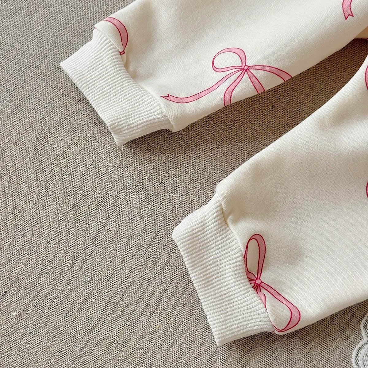 2PCS Spring Autumn New Comfortable Sweet Cute Bow Print Long Sleeves O-neck Pullover+Pant Baby Clothes for Newborn