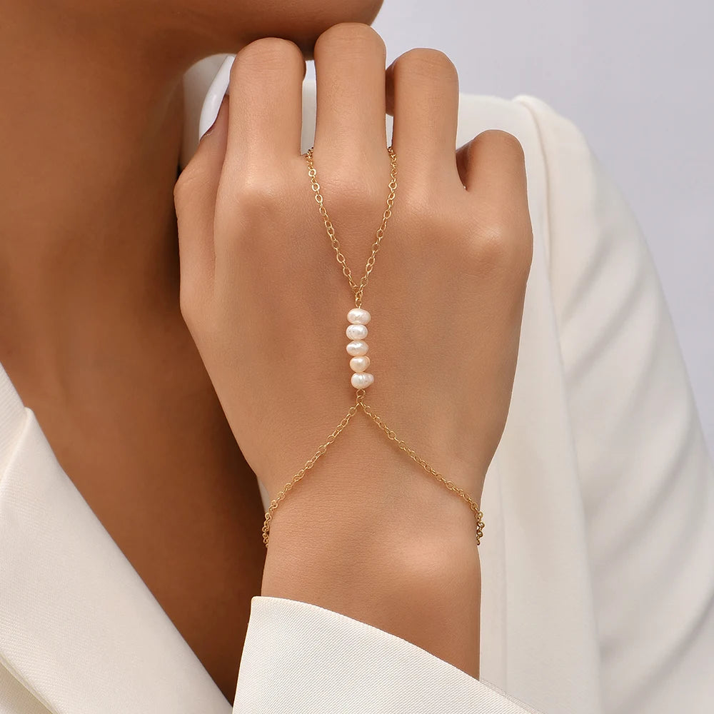 Simple Heart Pendant Chain Bracelet Link Connected Gold plated Wide Finger Ring Bracelets for Women Link Hand Harness Jewelry