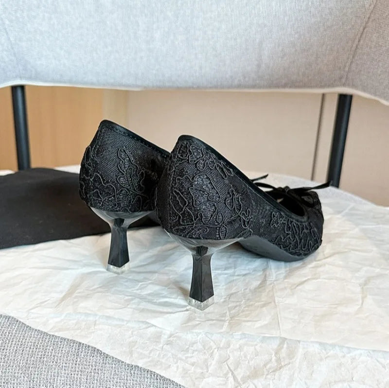 Pumps Women's 2026 Spring New Lace Pointed Bow Mesh Fine Heel Light Mouth Solid Color Temperament Elegant Banquet Women's Shoes