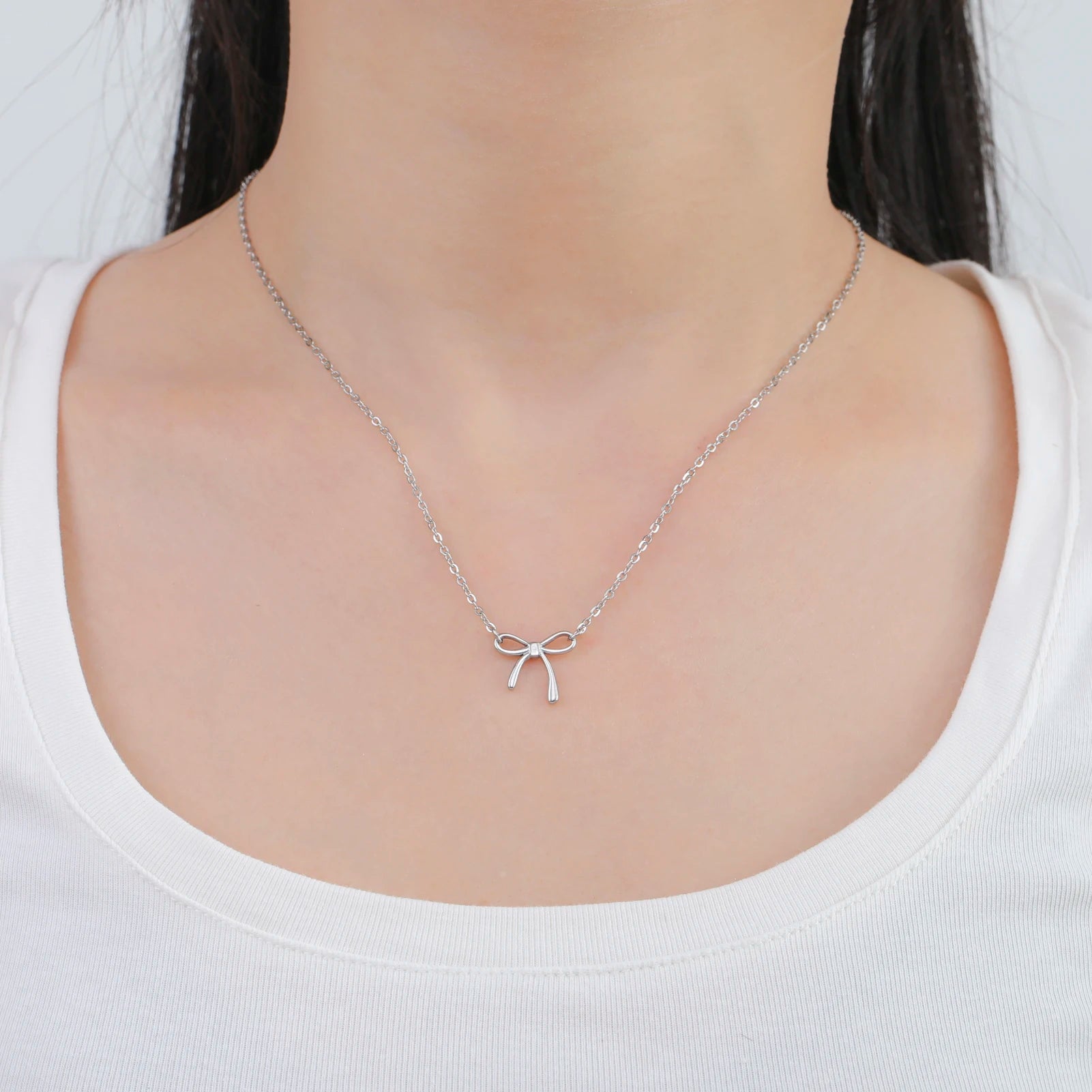 Bow pendant women's necklace stainless steel sweet romantic women's pendant necklace couple birthday anniversary jewelry gift