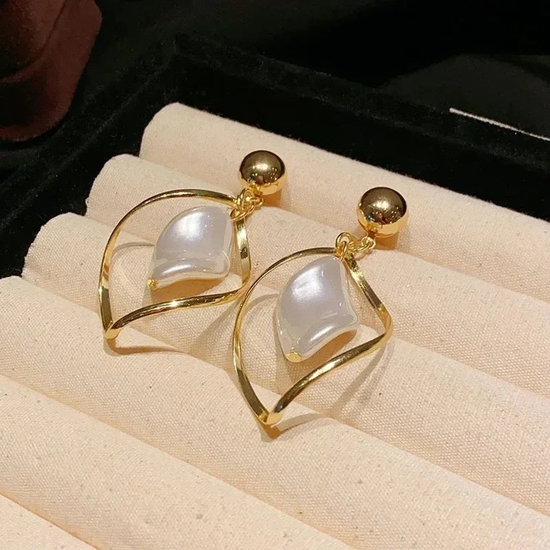 Metal Color Irregular Geometric Wrinkle Simulated Pearl  Alloy Drop Earrings For Women Dangle Earrings Jewelry Accessories Gifts