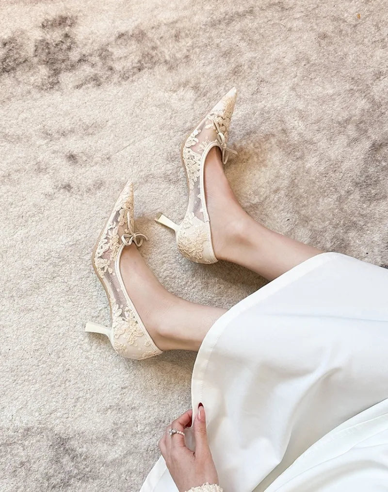 Pumps Women's 2026 Spring New Lace Pointed Bow Mesh Fine Heel Light Mouth Solid Color Temperament Elegant Banquet Women's Shoes