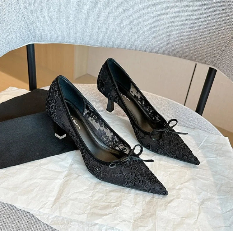 Pumps Women's 2026 Spring New Lace Pointed Bow Mesh Fine Heel Light Mouth Solid Color Temperament Elegant Banquet Women's Shoes