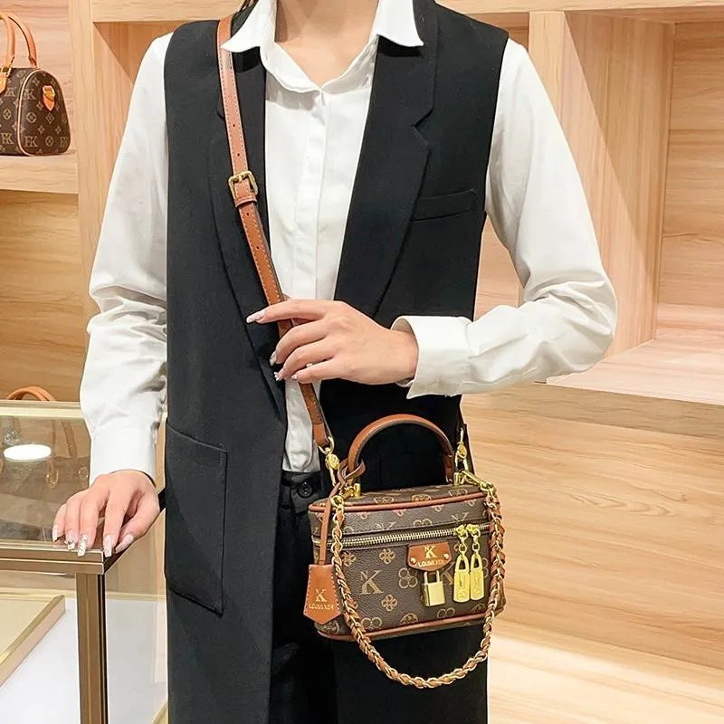 Brand women's handbag 2026 new autumn and winter retro commuting high-end designer crossbody bag bucket bag fashion