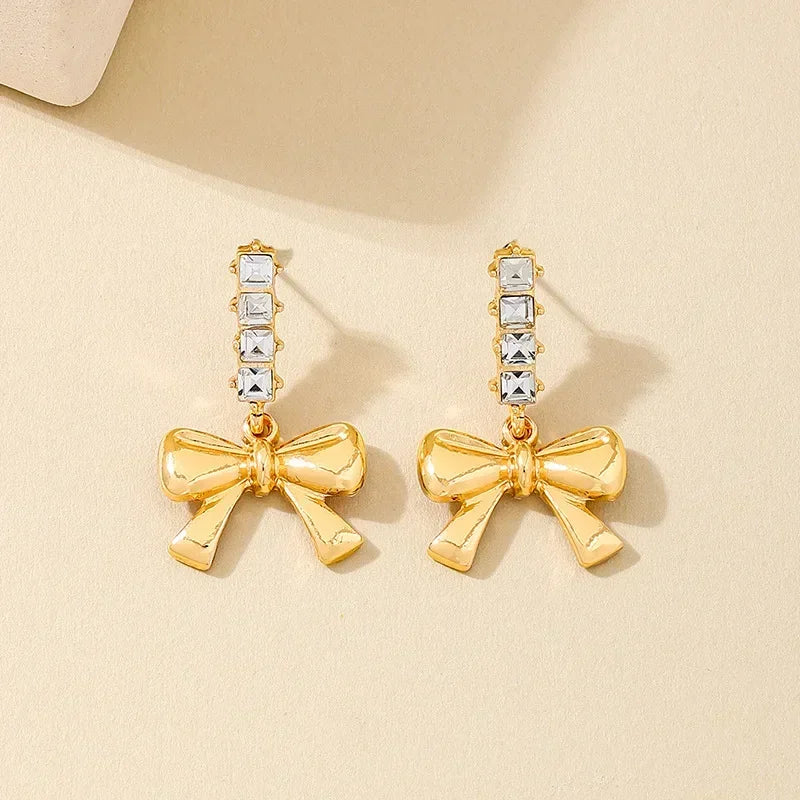 1 Pair Fashion Temperament Elegant Sun Flower Stud Earrings for Women Suitable Individuation Party Wedding Jewelry Birthday Gift