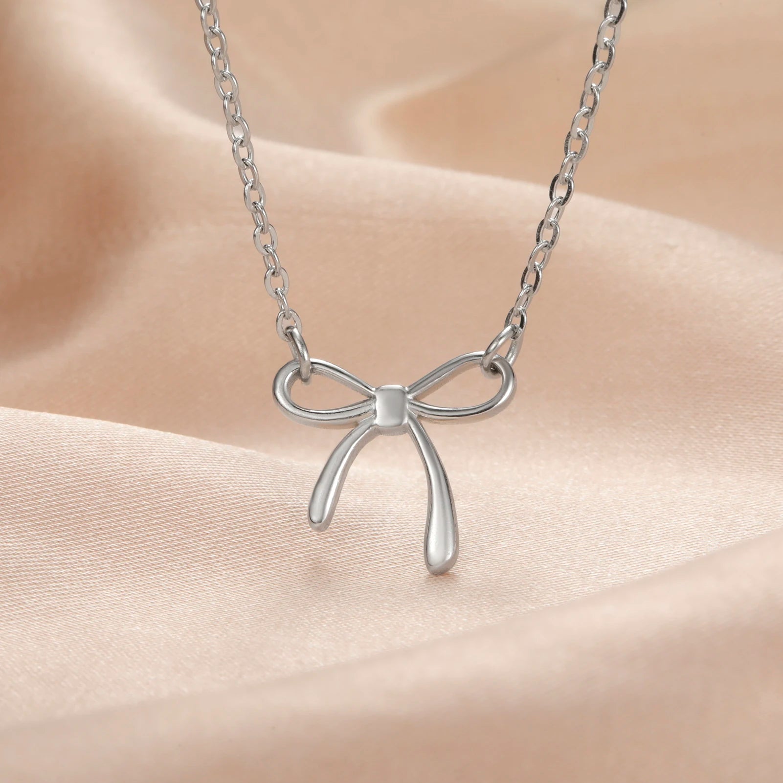 Bow pendant women's necklace stainless steel sweet romantic women's pendant necklace couple birthday anniversary jewelry gift