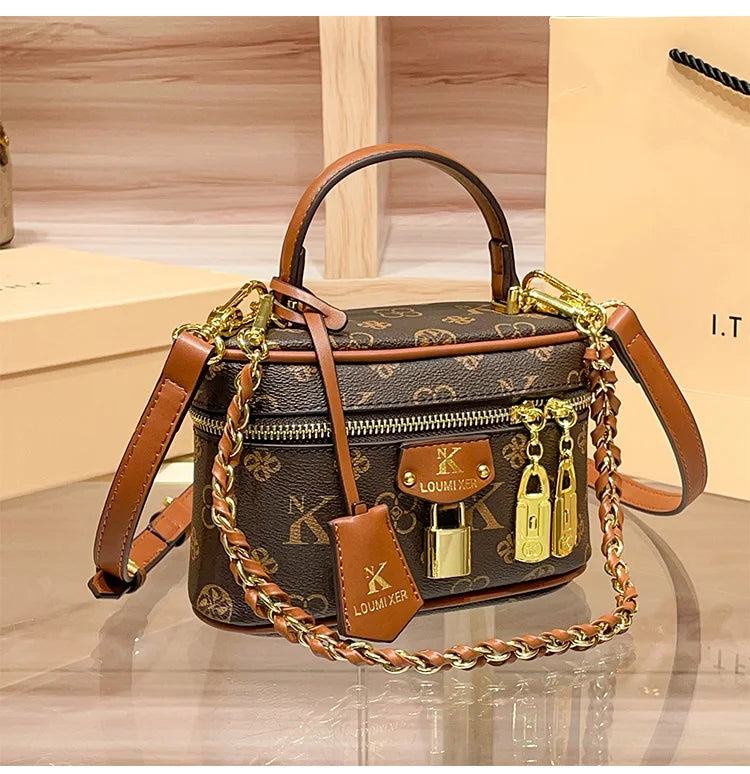 Brand women's handbag 2026 new autumn and winter retro commuting high-end designer crossbody bag bucket bag fashion