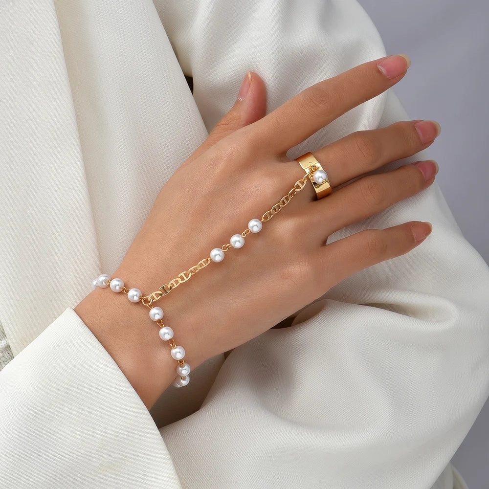 Simple Heart Pendant Chain Bracelet Link Connected Gold plated Wide Finger Ring Bracelets for Women Link Hand Harness Jewelry