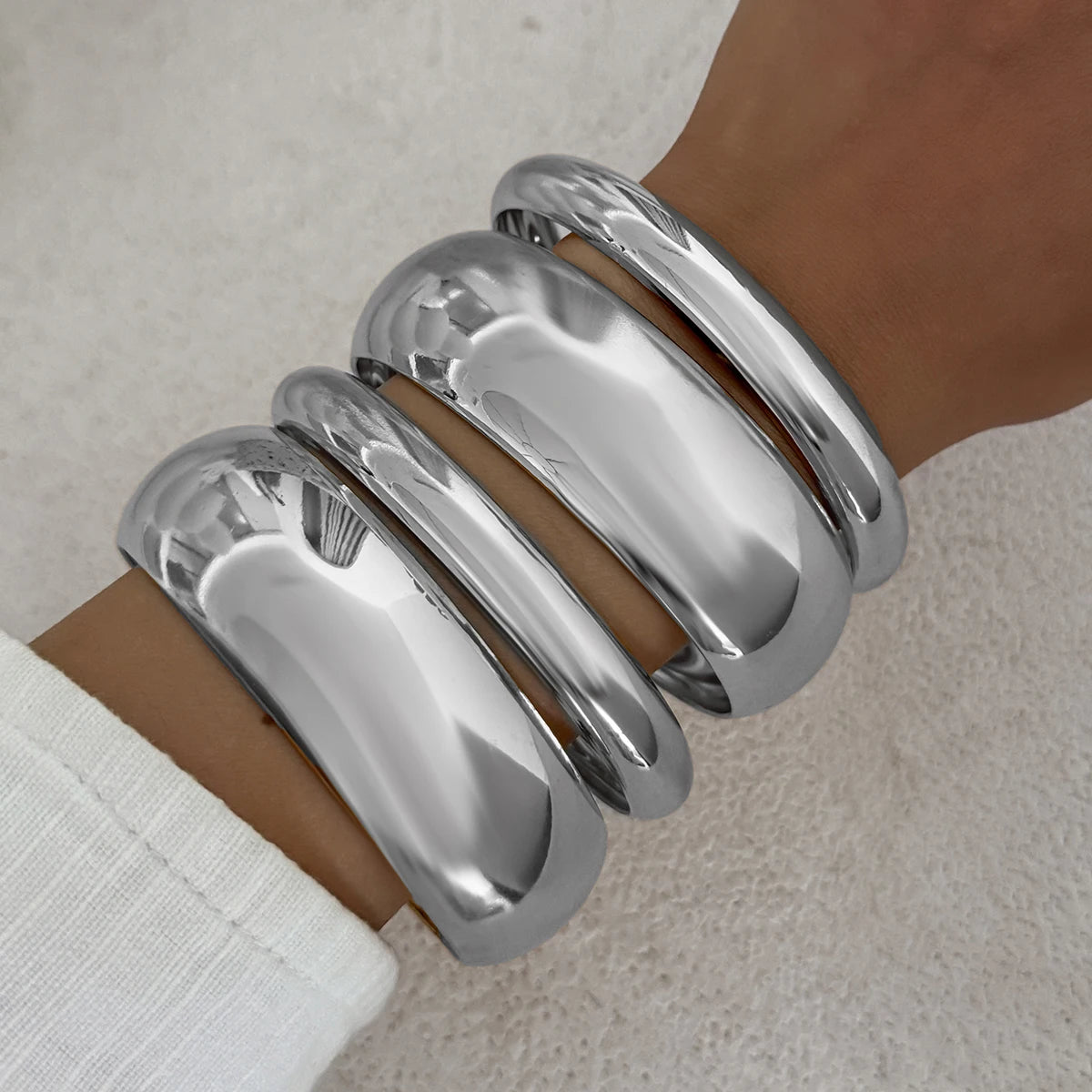 Salircon 4Pcs/set Vintage Simple Round Chunky Bangles Women Punk Hip Hop Gold Color Geometric Wide Bangles Bracelet Jewelry Gift
