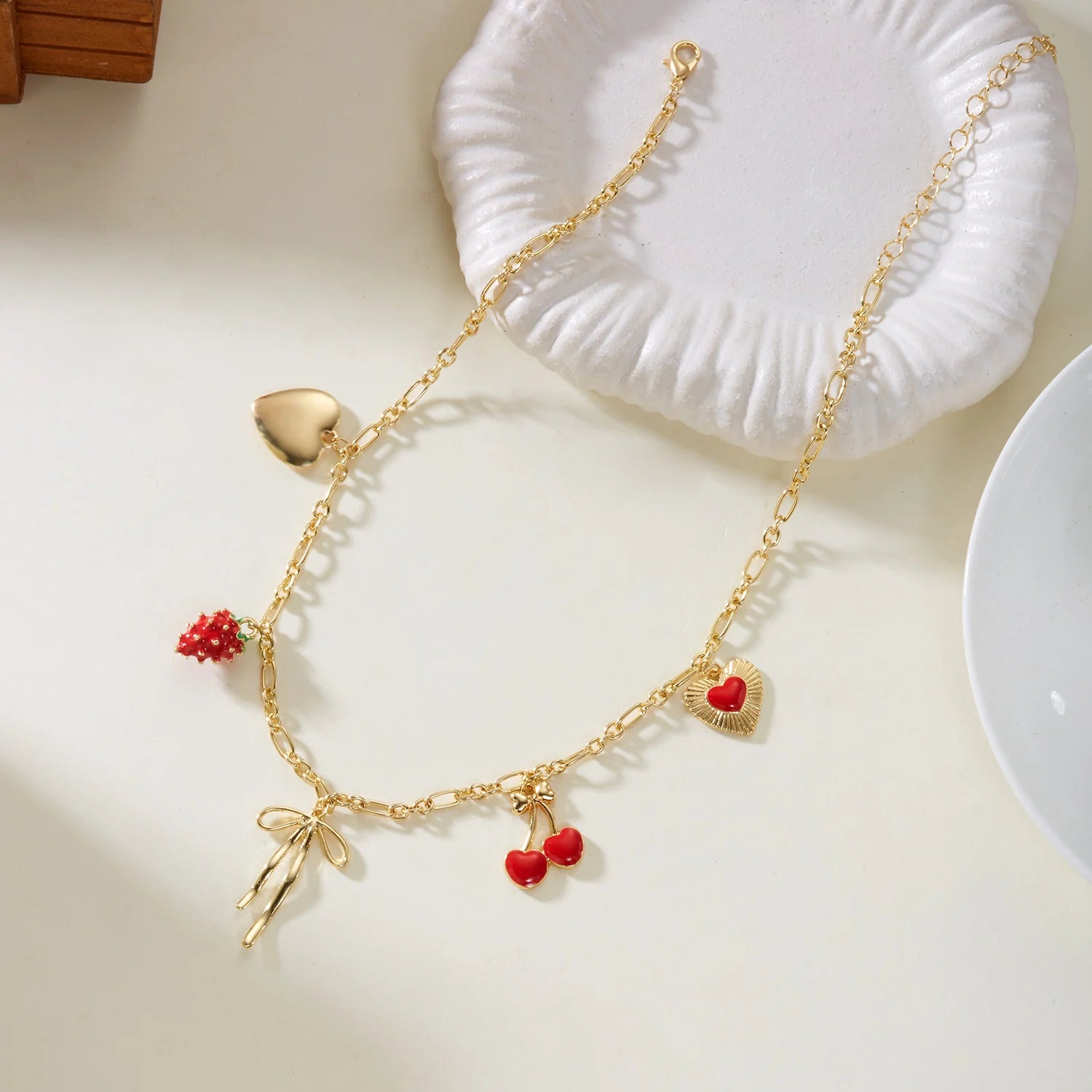 2026 Fashion Charm Cherry Heart Pendant Necklace for Women Red Strawberry Bow Pearl Clavicle Chain Aesthetic Party Jewelry