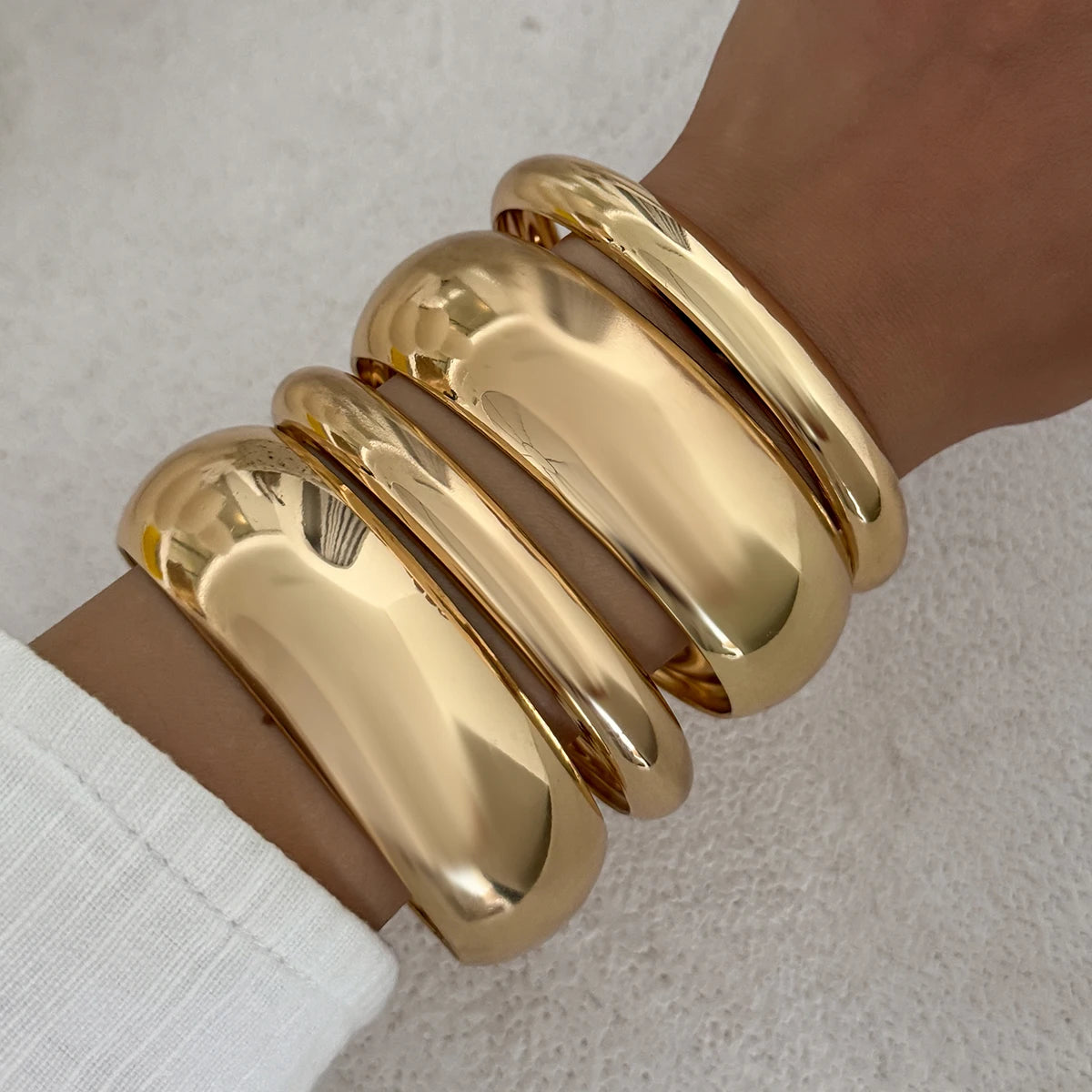 Salircon 4Pcs/set Vintage Simple Round Chunky Bangles Women Punk Hip Hop Gold Color Geometric Wide Bangles Bracelet Jewelry Gift