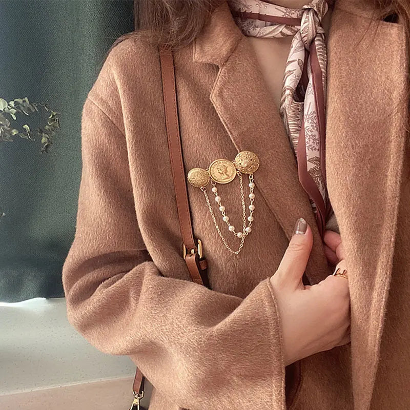 Luxurious Gold Color Coin Pearl Tassel Brooch with Rhinestones French Retro QUEEN CROWN Brooches