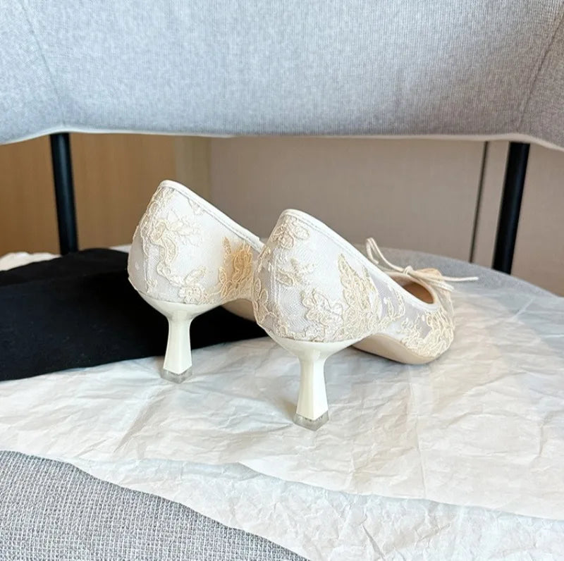 Pumps Women's 2026 Spring New Lace Pointed Bow Mesh Fine Heel Light Mouth Solid Color Temperament Elegant Banquet Women's Shoes