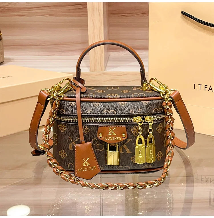 Brand women's handbag 2026 new autumn and winter retro commuting high-end designer crossbody bag bucket bag fashion