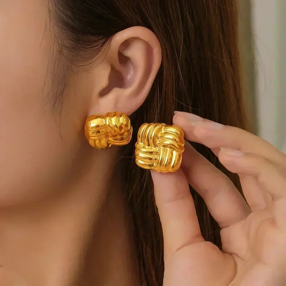 1 Pair Fashion Temperament Elegant Sun Flower Stud Earrings for Women Suitable Individuation Party Wedding Jewelry Birthday Gift