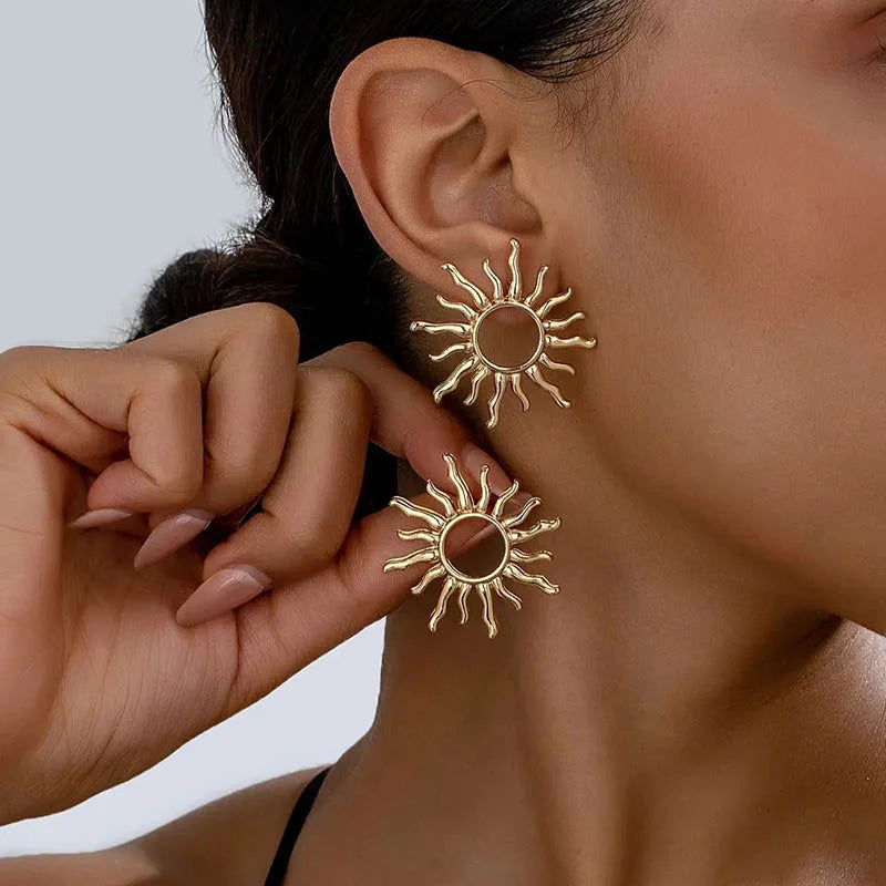 1 Pair Fashion Temperament Elegant Sun Flower Stud Earrings for Women Suitable Individuation Party Wedding Jewelry Birthday Gift