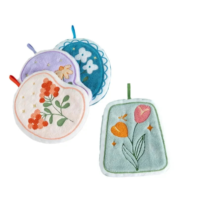 1PC The Flower Shape Is Not Smelly or Moldy The Hand Towel Can Be Hung The Thickened Absorbent Coral Velvet Small Square Towel