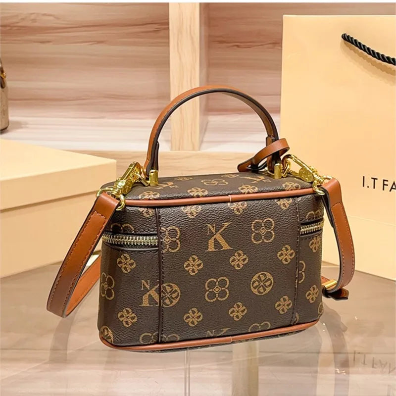 Brand women's handbag 2026 new autumn and winter retro commuting high-end designer crossbody bag bucket bag fashion