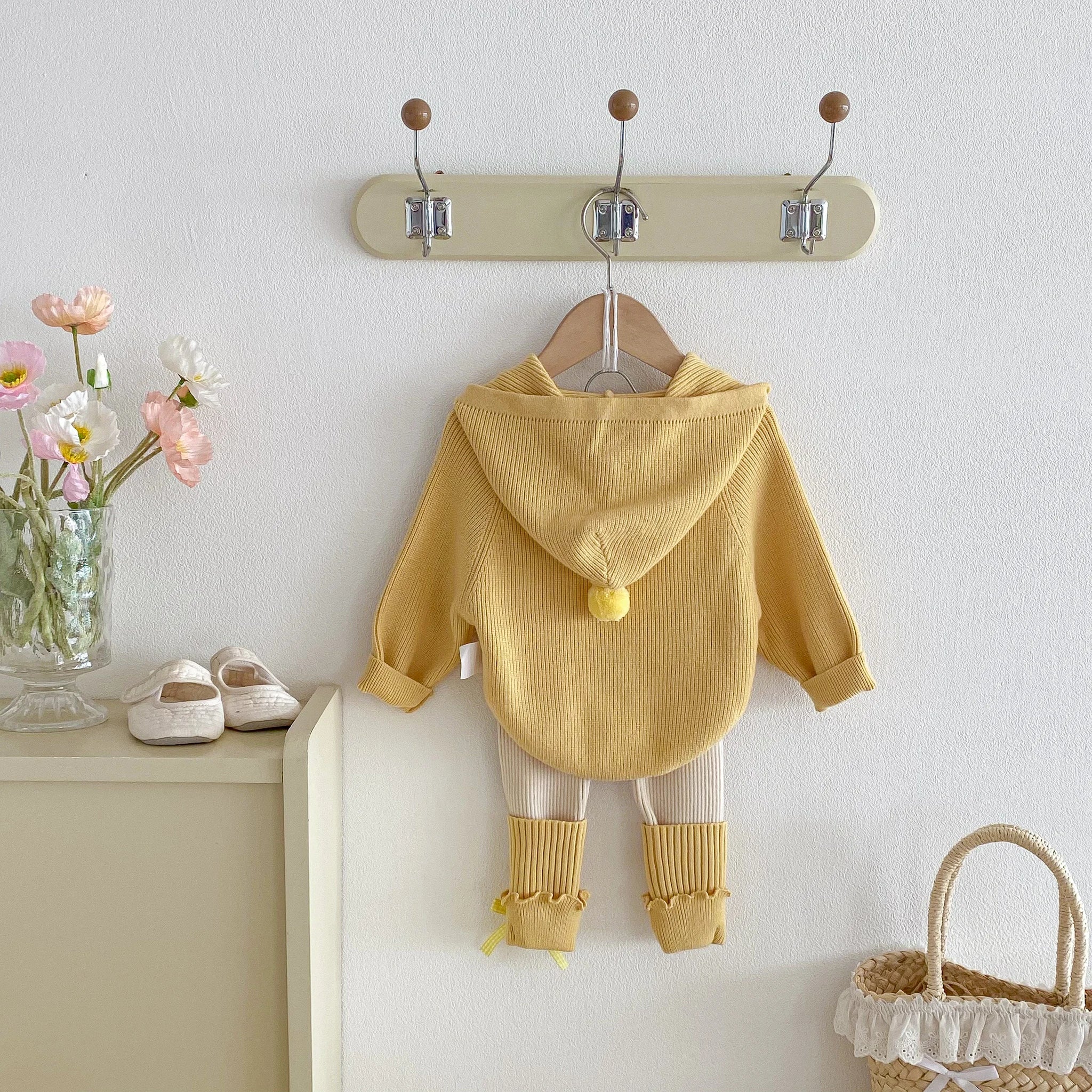 Autumn and winter girl sweater set, cute heart-shaped hooded cape top + knitted leggings, sweet outdoor knitted set