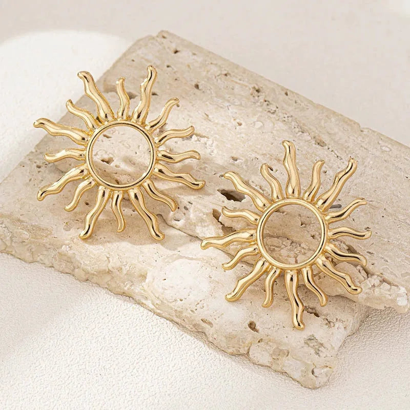 1 Pair Fashion Temperament Elegant Sun Flower Stud Earrings for Women Suitable Individuation Party Wedding Jewelry Birthday Gift