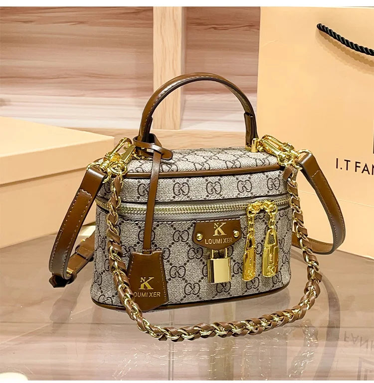 Brand women's handbag 2026 new autumn and winter retro commuting high-end designer crossbody bag bucket bag fashion