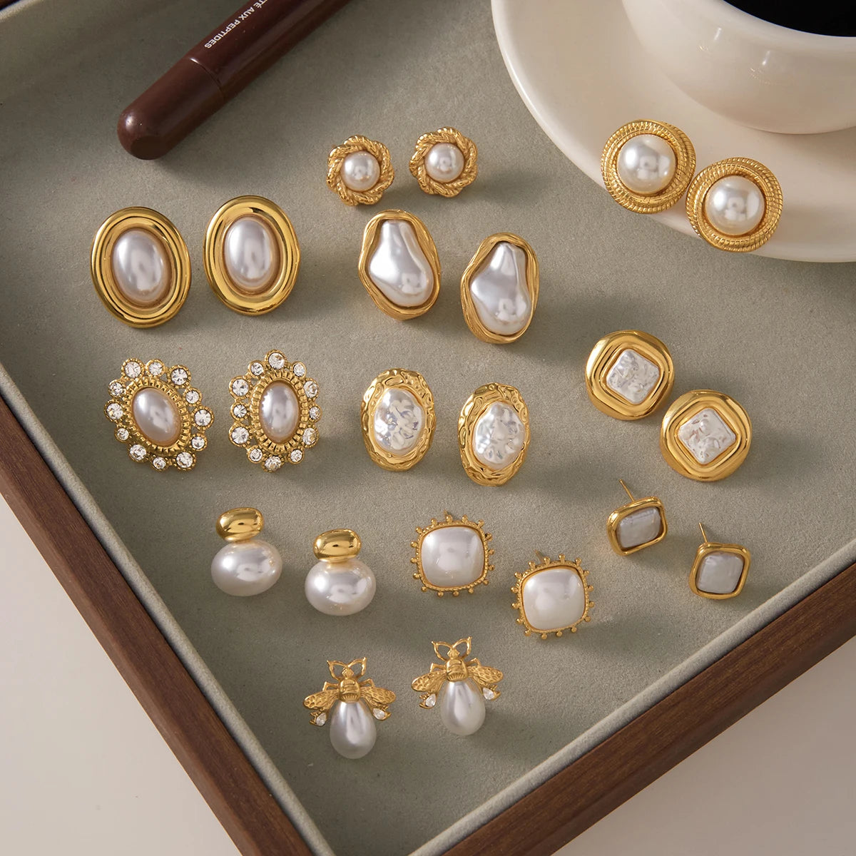 Uworld Exquisite Elegant Irregular Resin Pearls Ear Studs 18K PVD Stainless Steel Gold Color Fine Textured Smooth Earrings For W